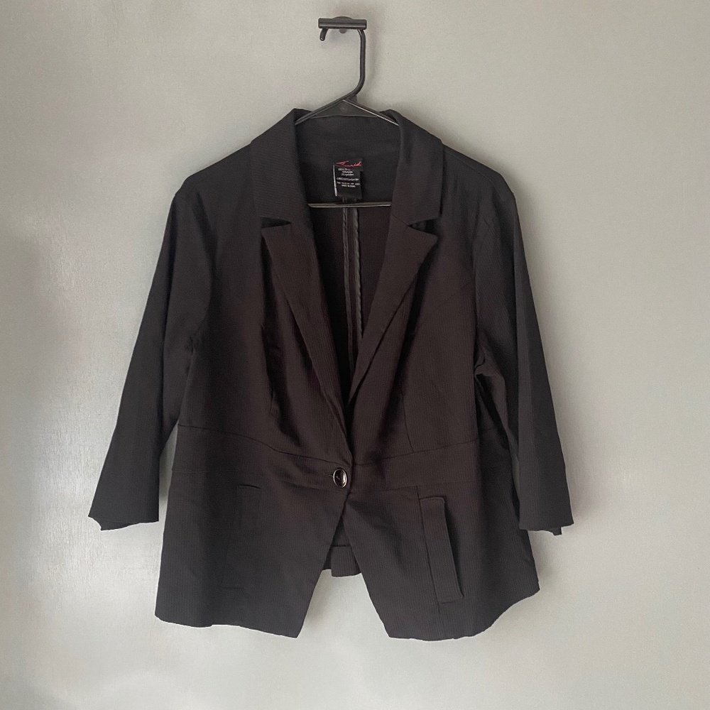 TORRID Women's 1X Black Single Button Blazer Short Formal Career Classic Preppy